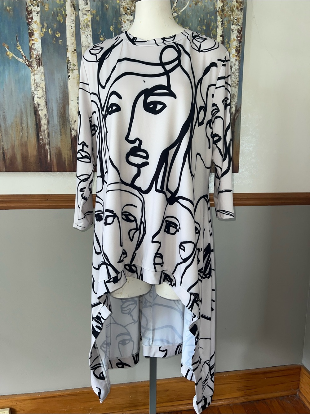 Abstract Face Print High-Low Tunic Top- White/Black